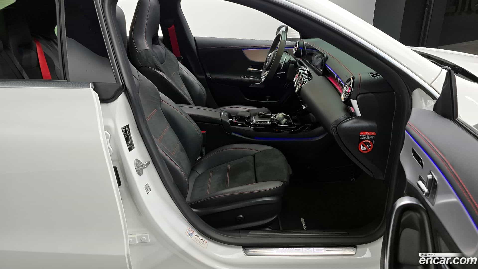 CLA-Class Mercedes-Benz 2020.10-OPTION-015