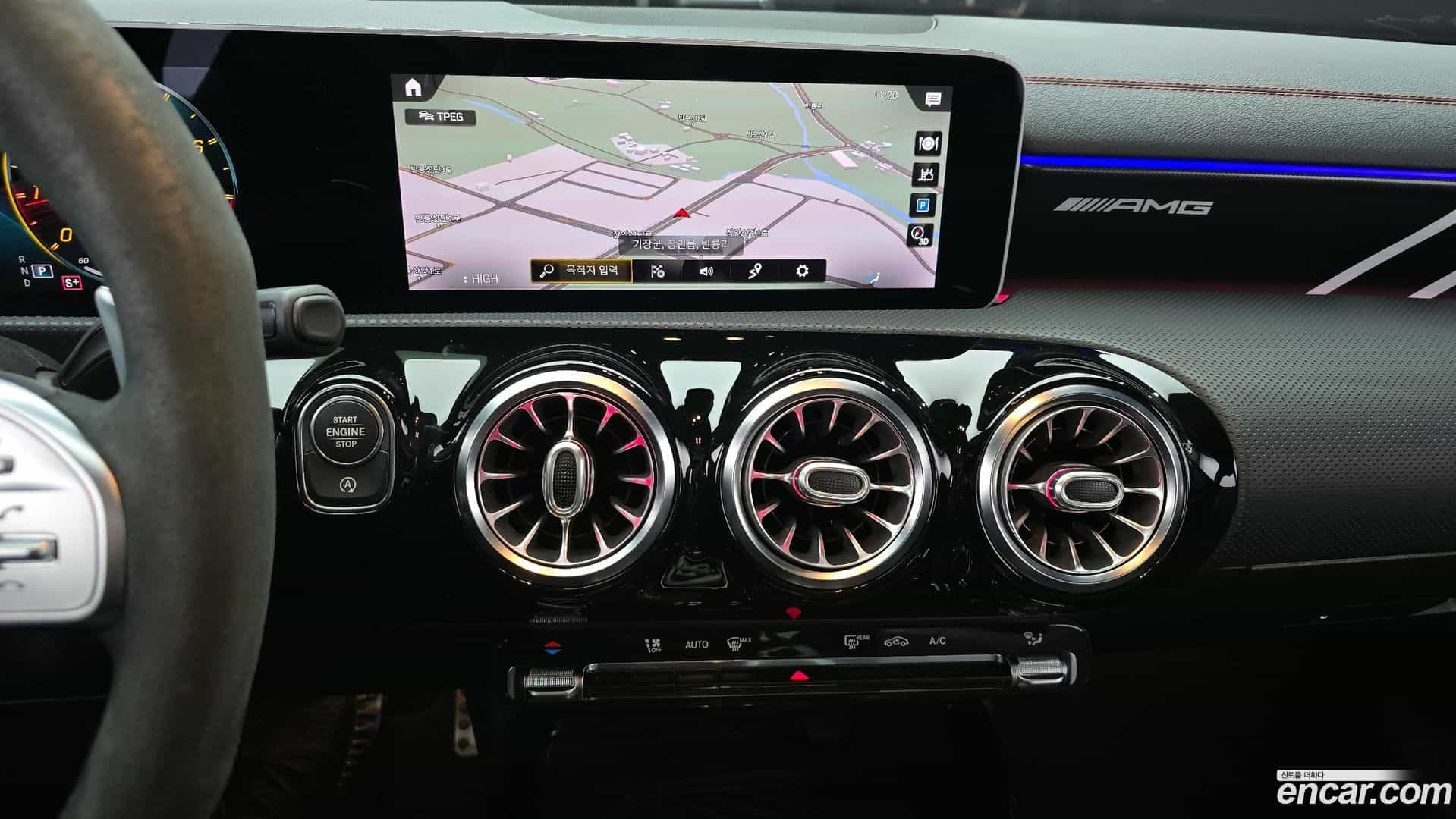 CLA-Class Mercedes-Benz 2020.10-OPTION-020