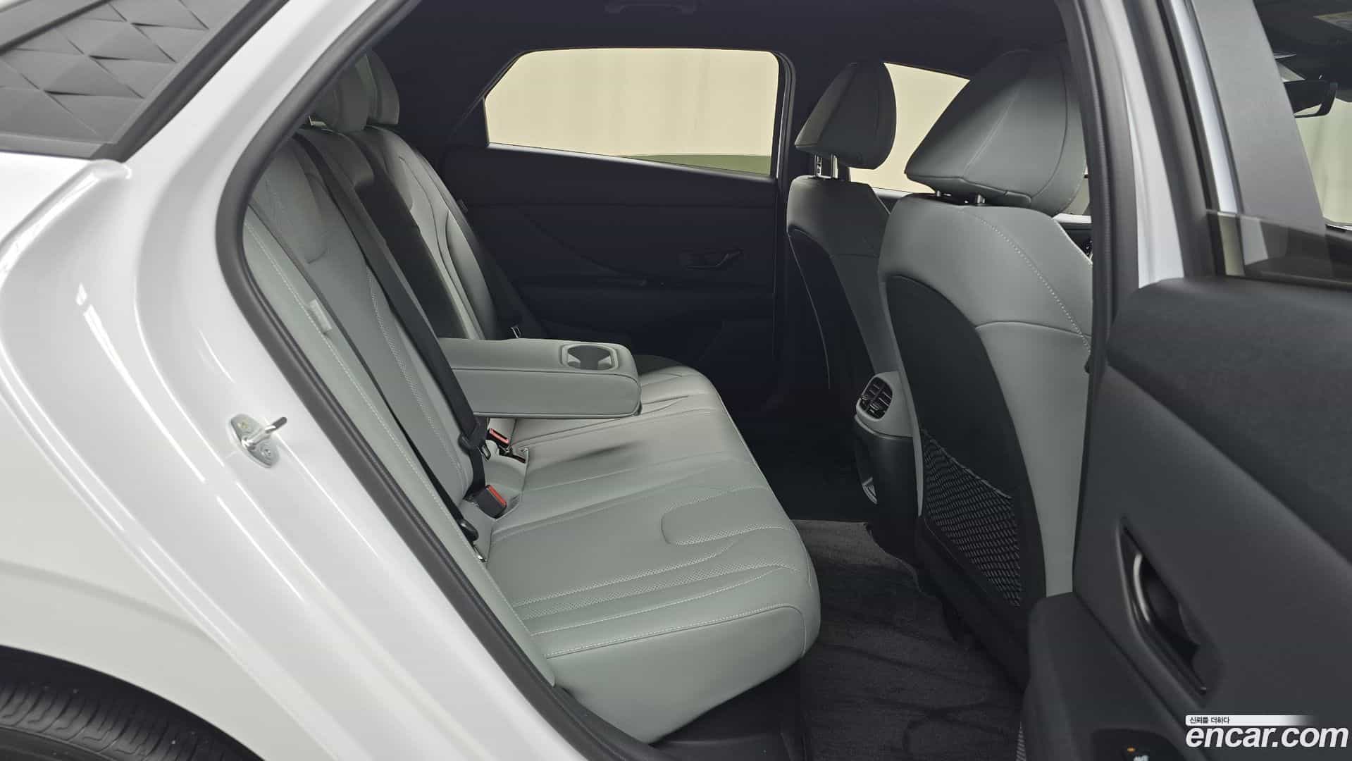 AVANTE Hyundai 2024.4-OPTION-016