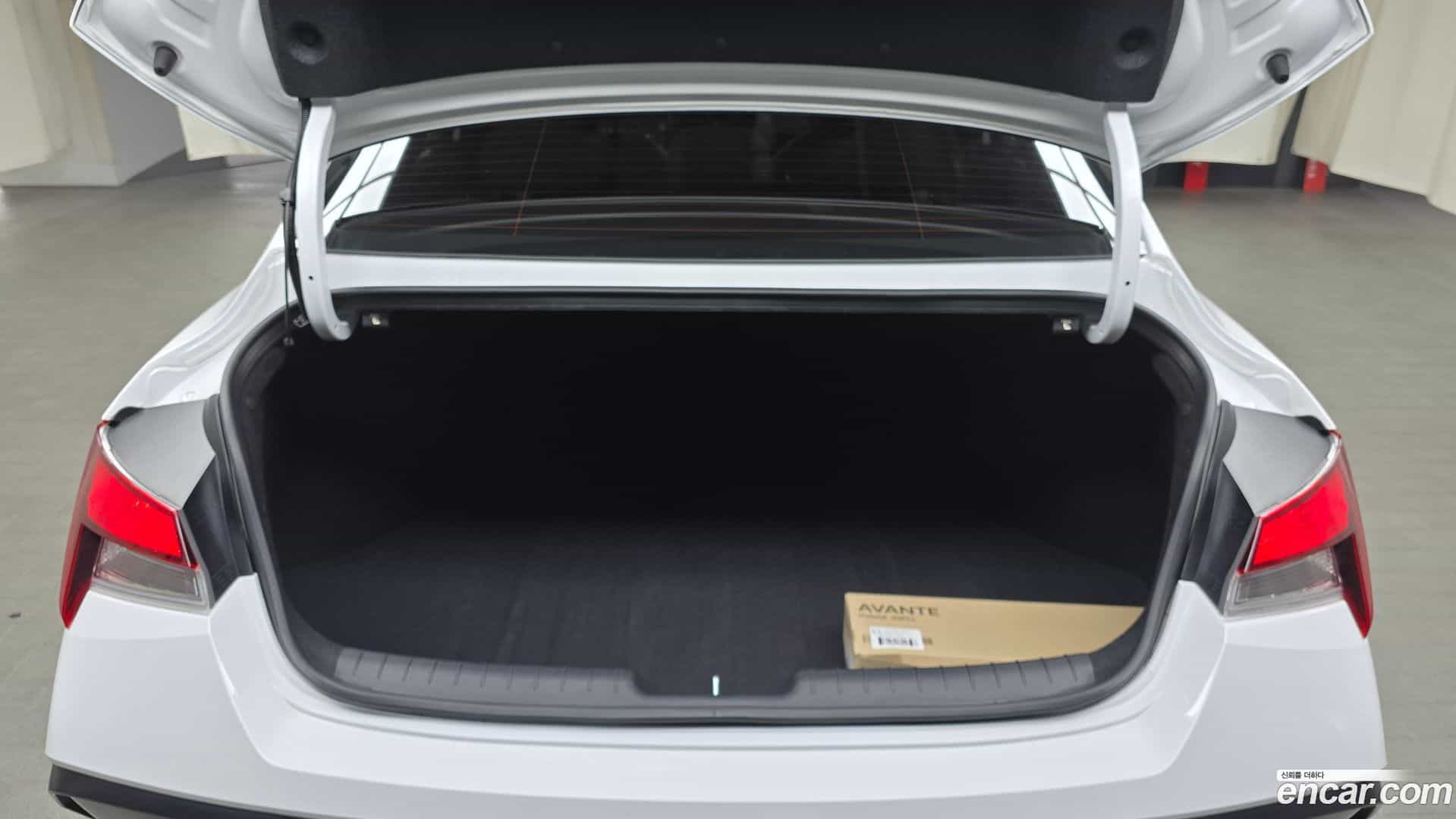 AVANTE Hyundai 2024.4-OPTION-024