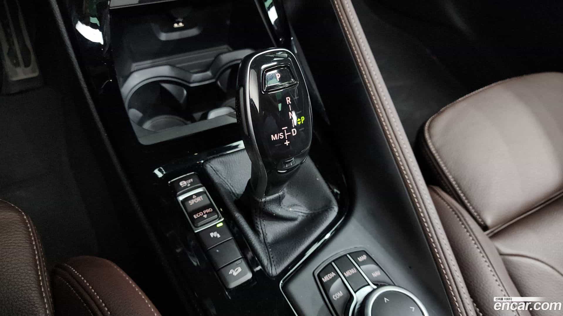 X2 (F39) BMW 2023.10-INNER-009