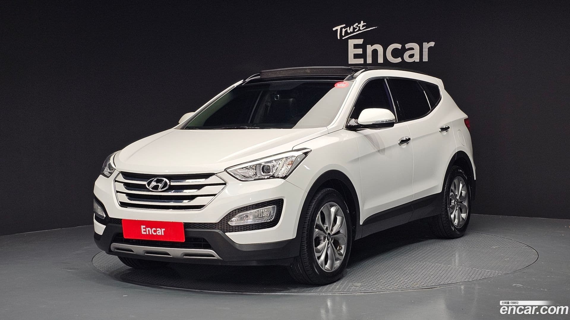 Main__Slider__Photo:Santafe Hyundai 2015.3-0