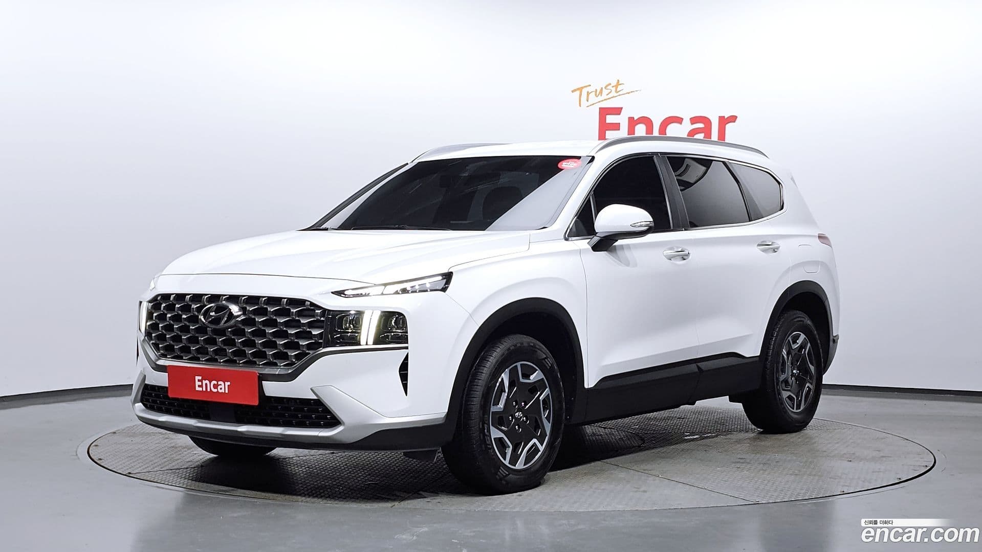 Main__Slider__Photo:Santafe Hyundai 2022.3-0