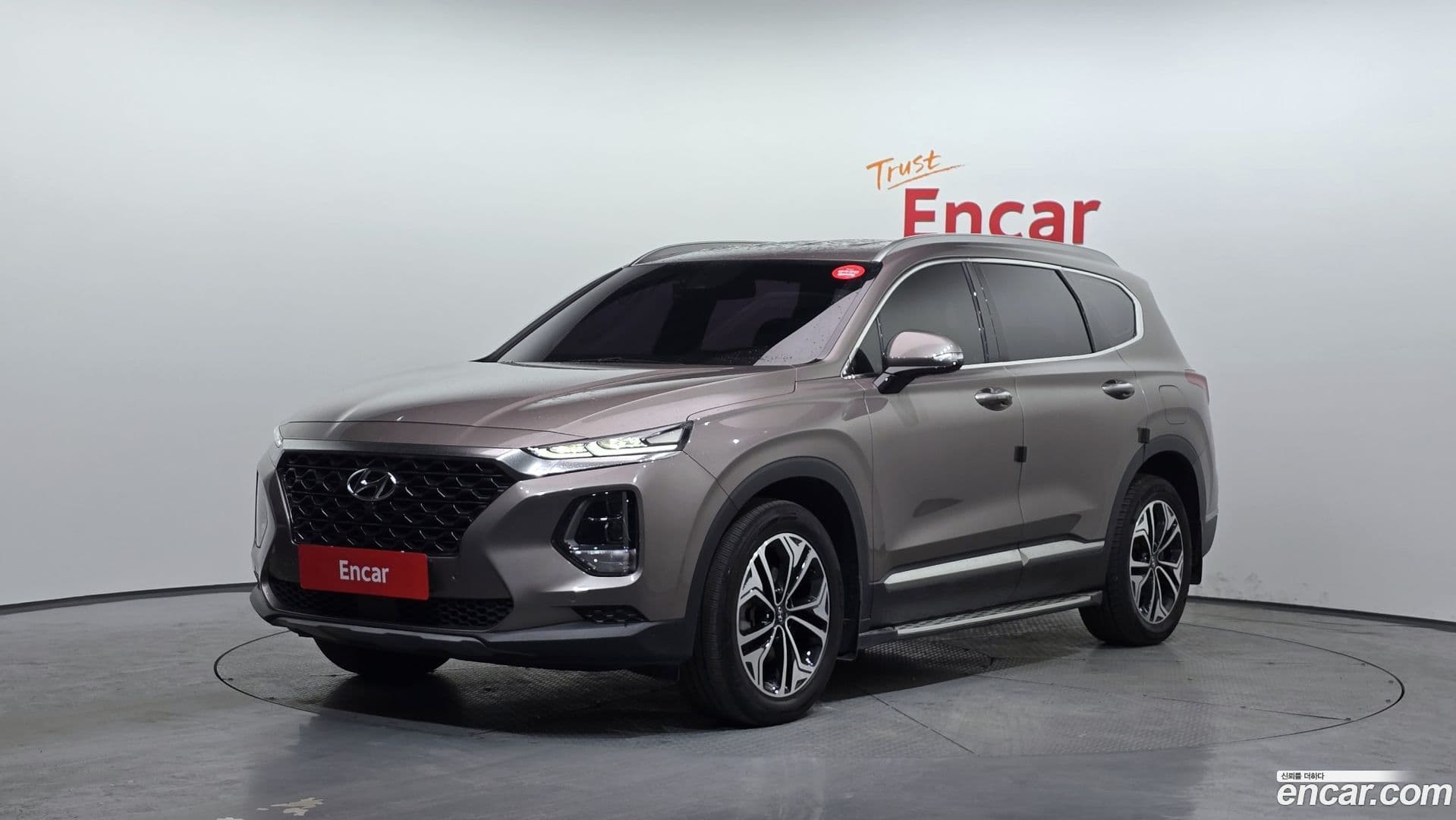 Main__Slider__Photo:Santafe Hyundai 2018.10-0