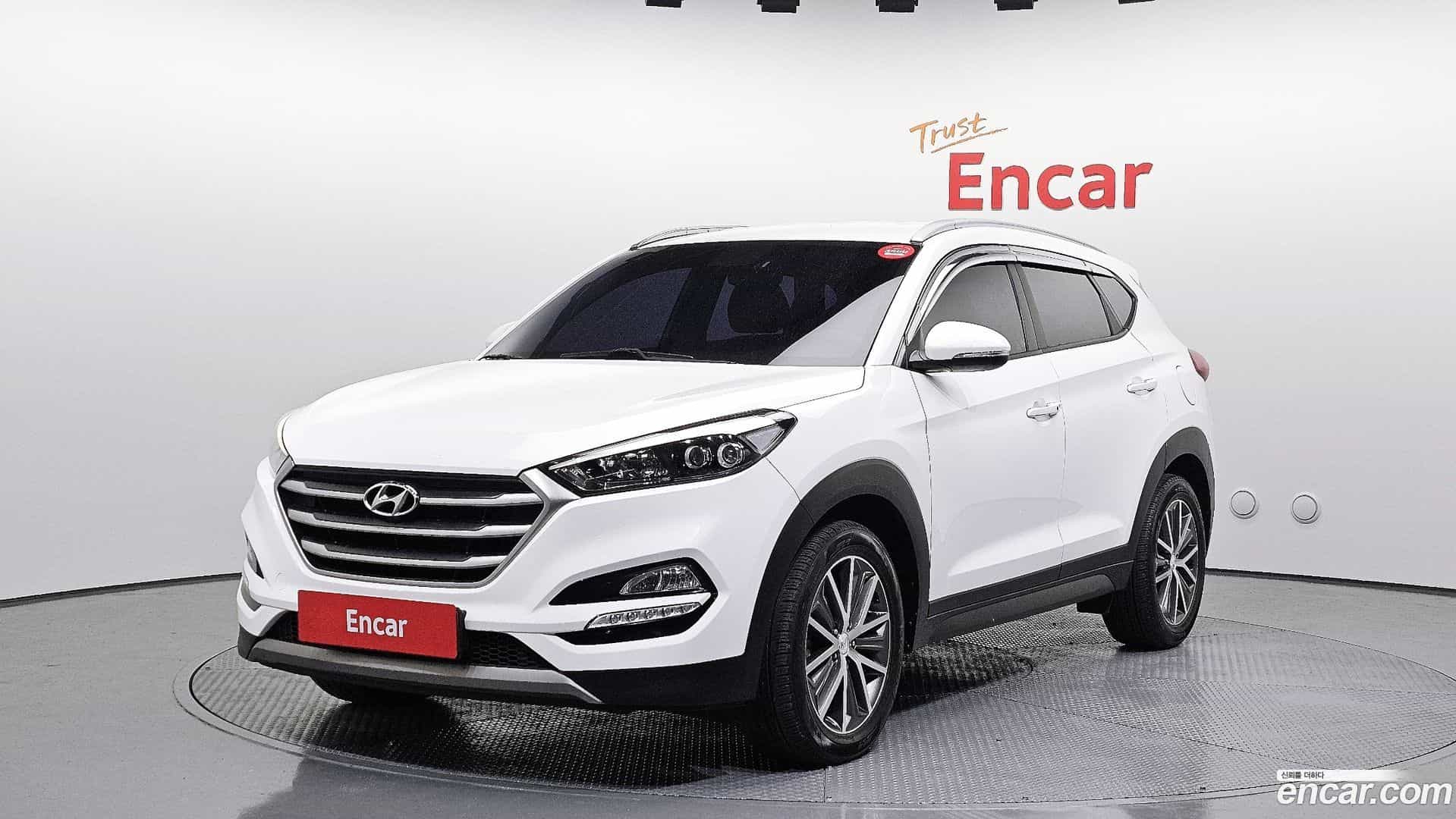 Tucson Hyundai 2016.2-OUTER-001