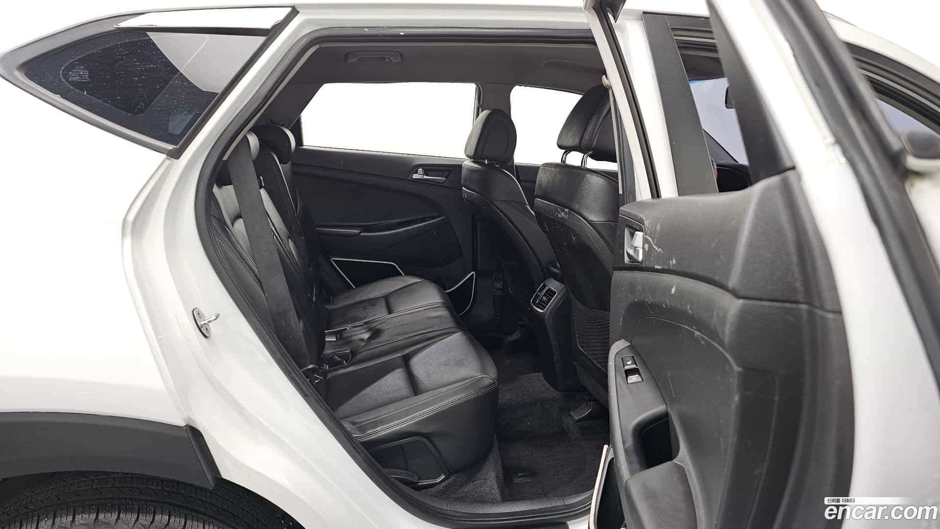 Tucson Hyundai 2016.2-OPTION-017