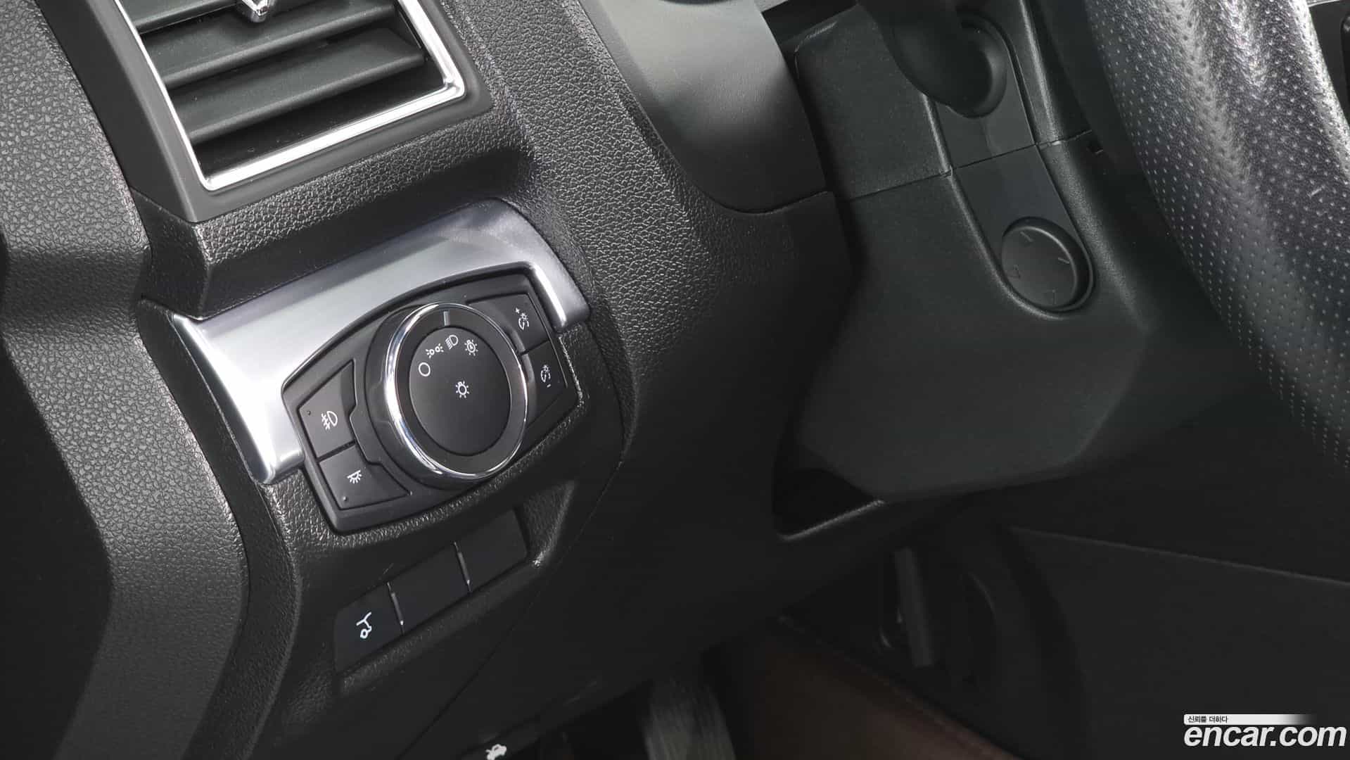 Explorer Ford 2018.7-OPTION-020