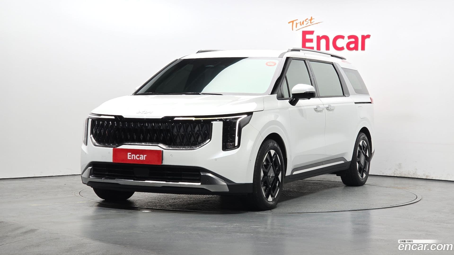 Main__Slider__Photo:Canival Kia 2024.3-0