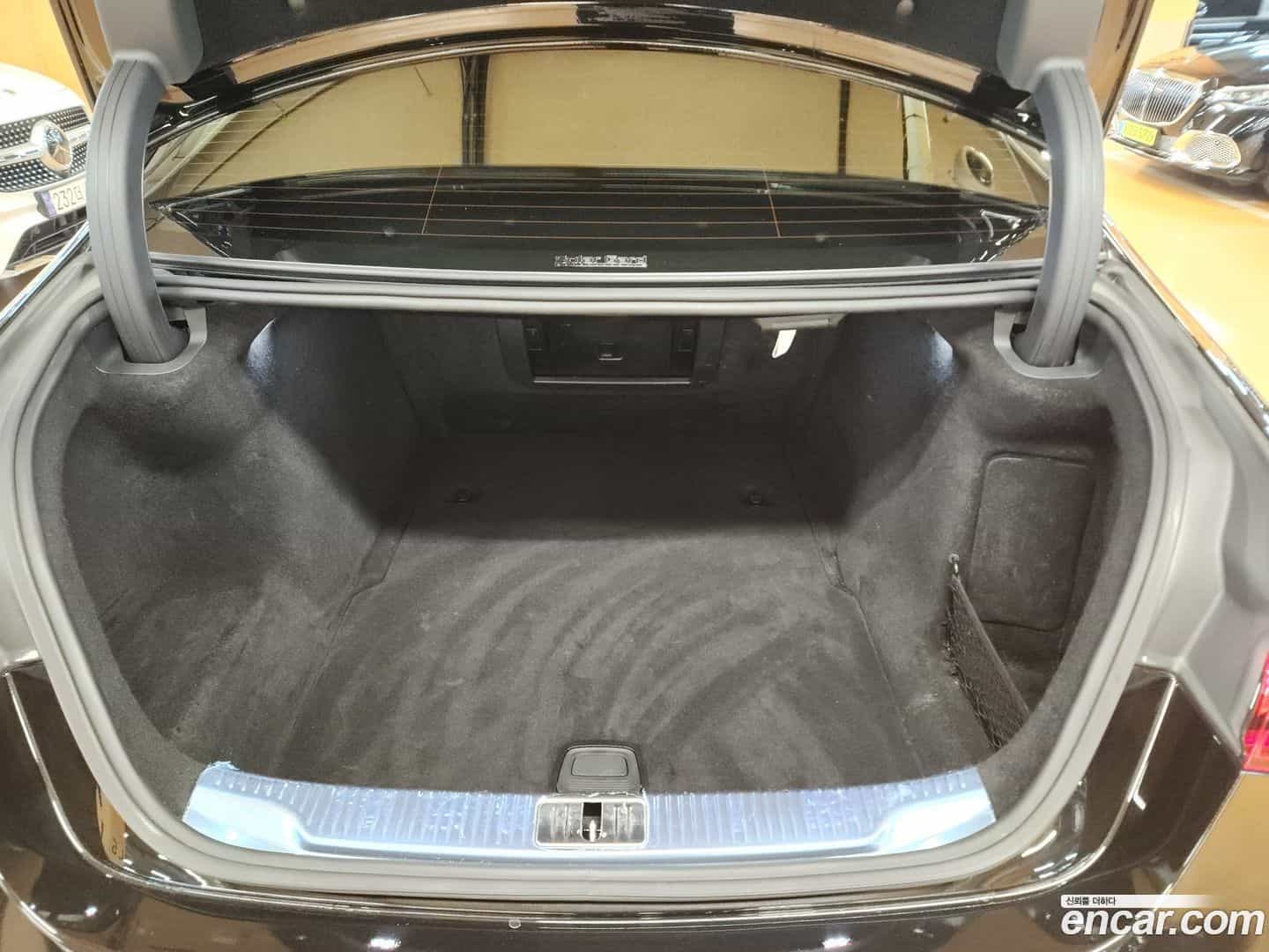 S-Class Mercedes-Benz 2022.7-OUTER-005