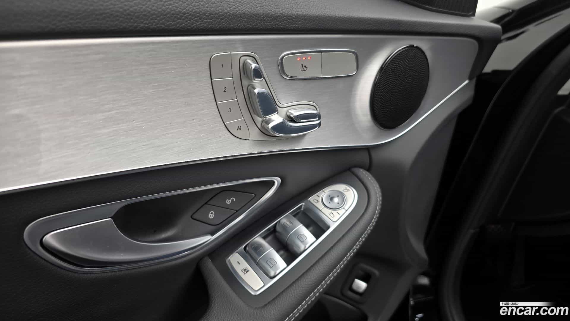 C-Class Mercedes-Benz 2017.6-OPTION-023