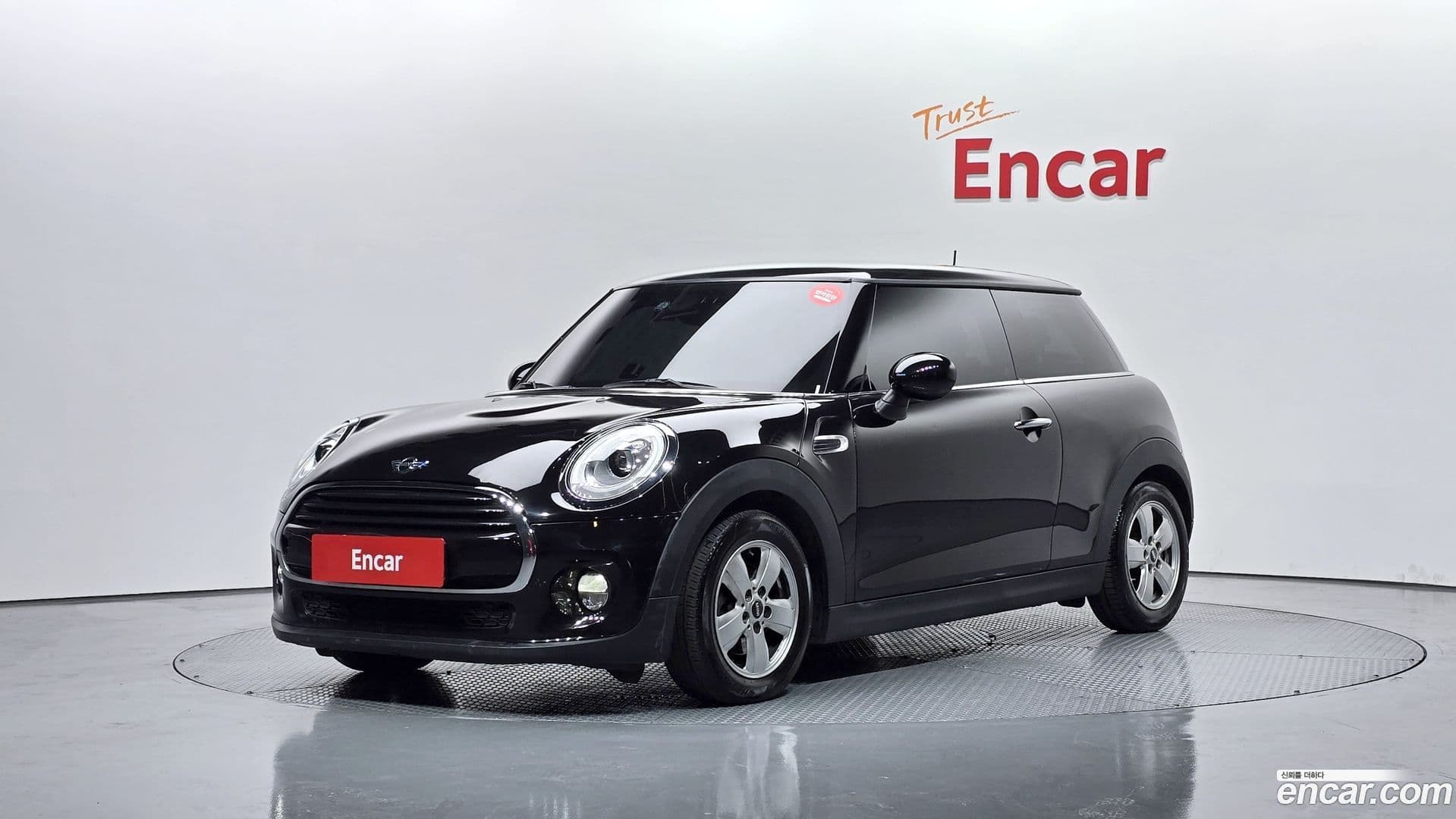 Main__Slider__Photo:Cooper Mini 2018.1-0