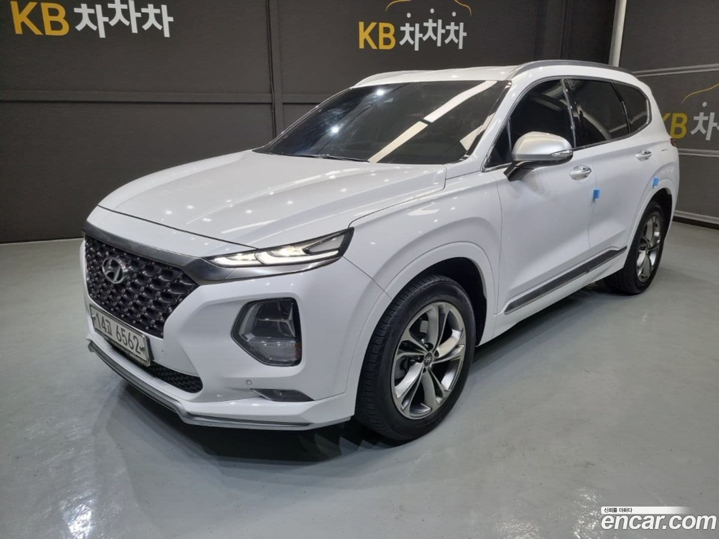 Main__Slider__Photo:Santafe Hyundai 2018.10-0