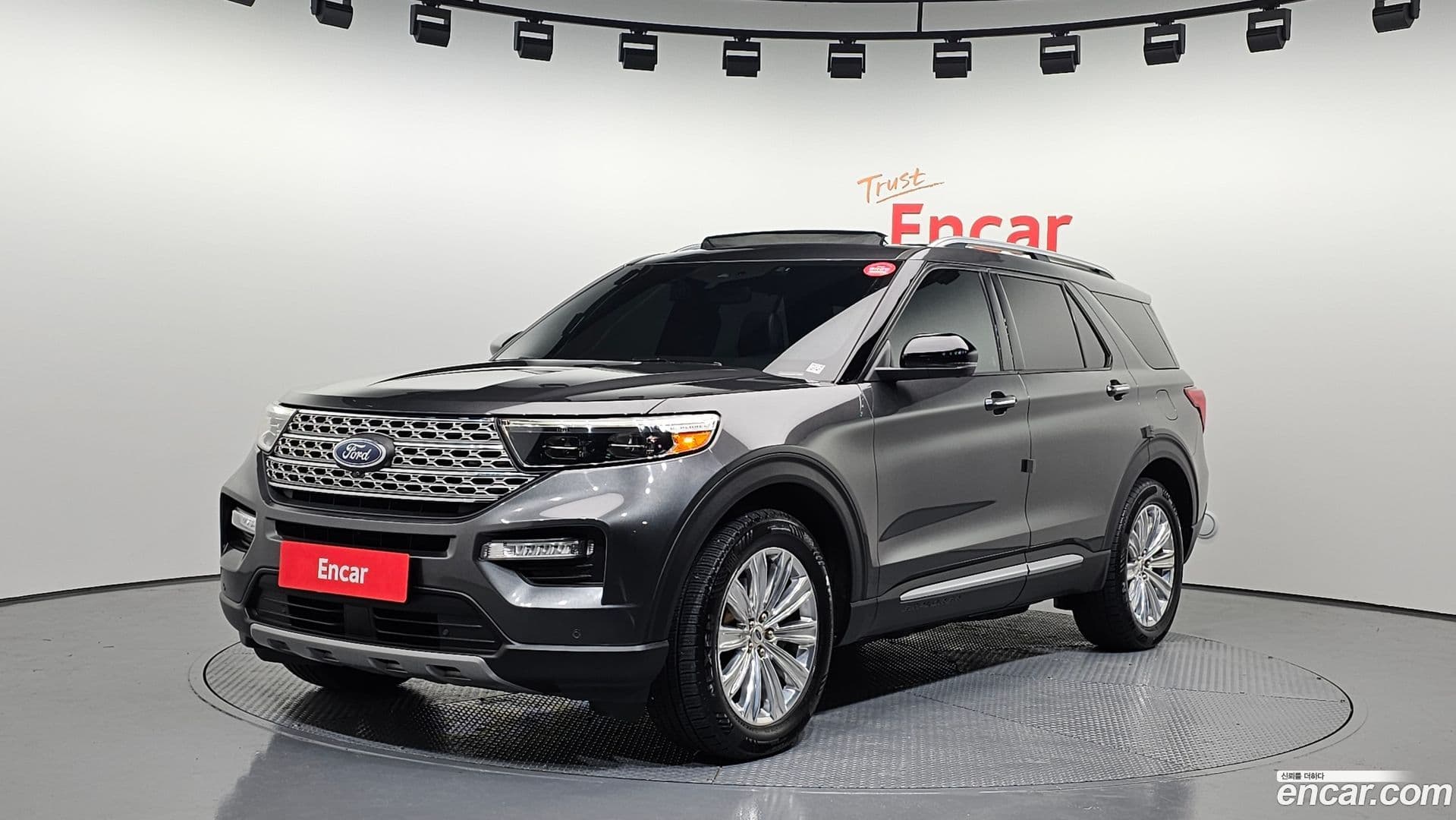 Main__Slider__Photo:Explorer Ford 2019.10-0