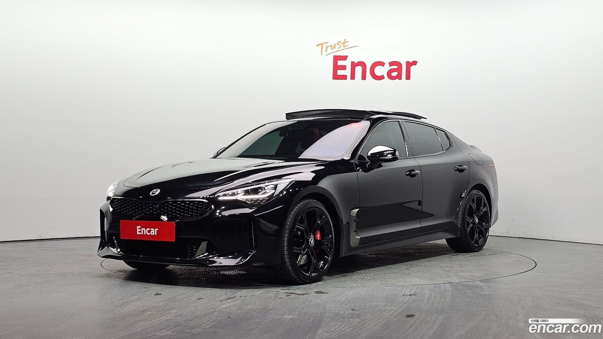Main__Slider__Photo:Stinger Kia 2017.6-0