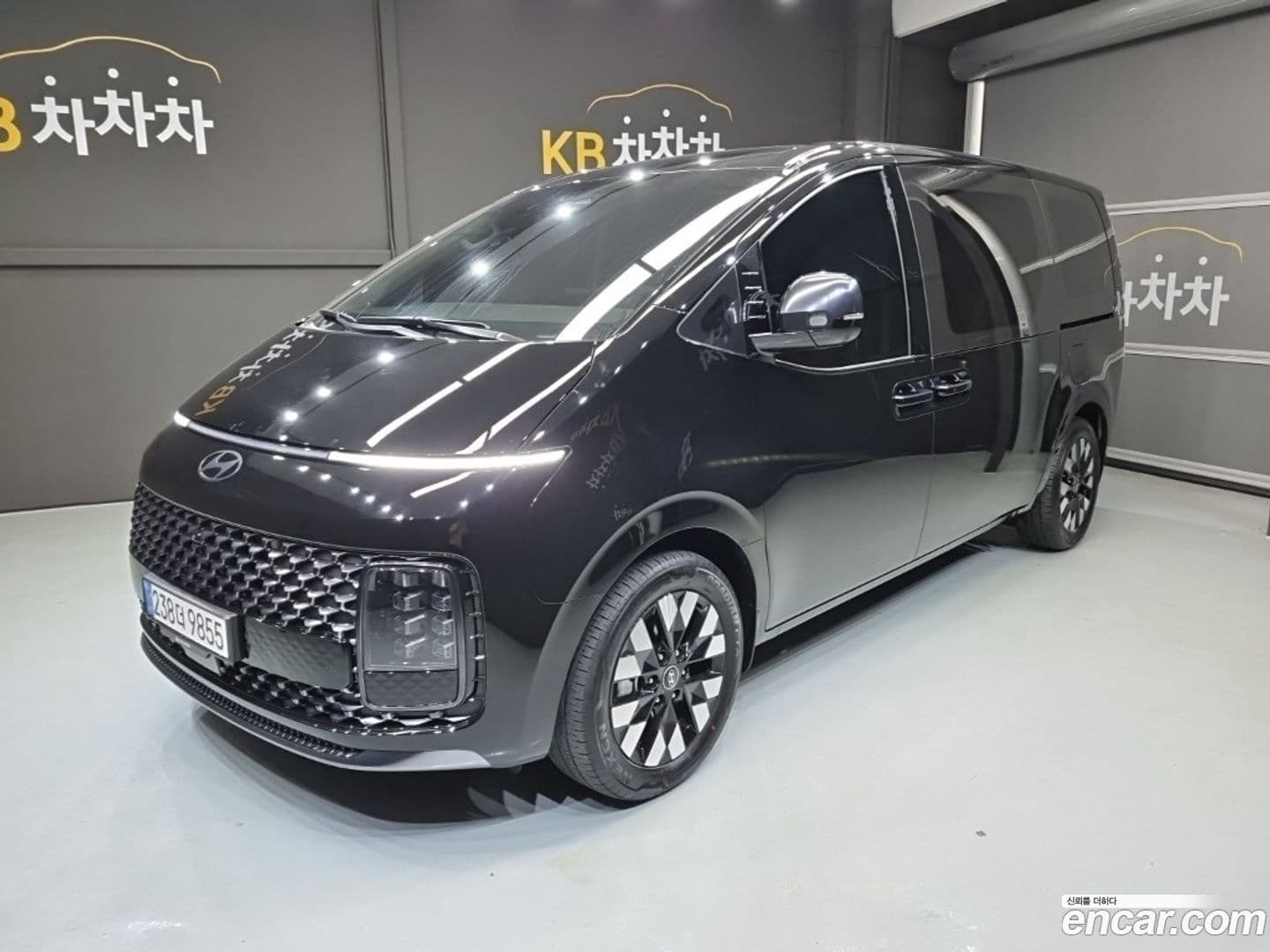 Main__Slider__Photo:Staria Hyundai 2025.1-0