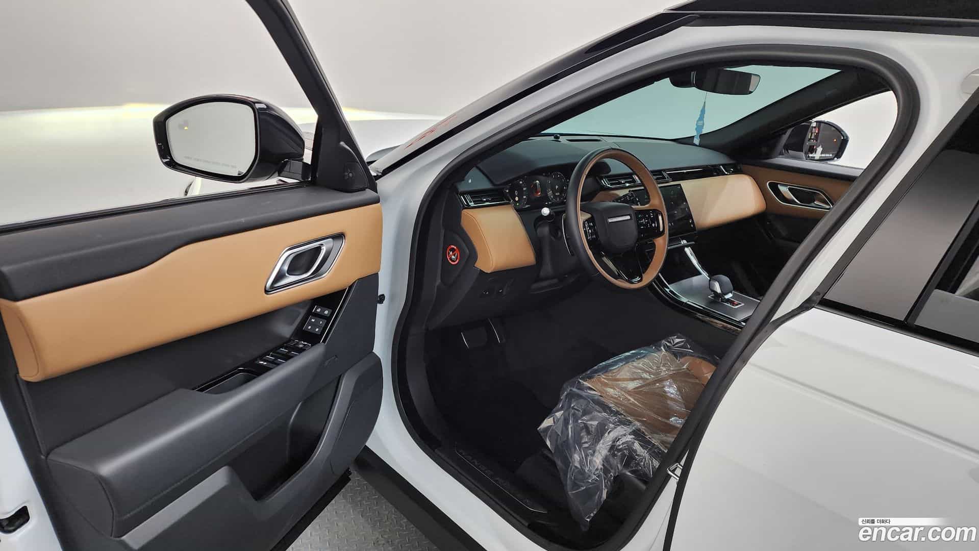 Range Rover Velar Land Rover 2025.4-INNER-010