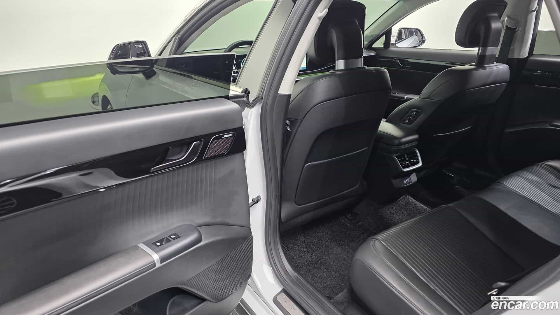 Grandeur Hyundai 2023.11-OPTION-021