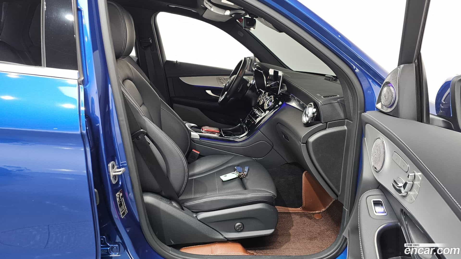 GLC-Class Mercedes-Benz 2022.11-OPTION-015