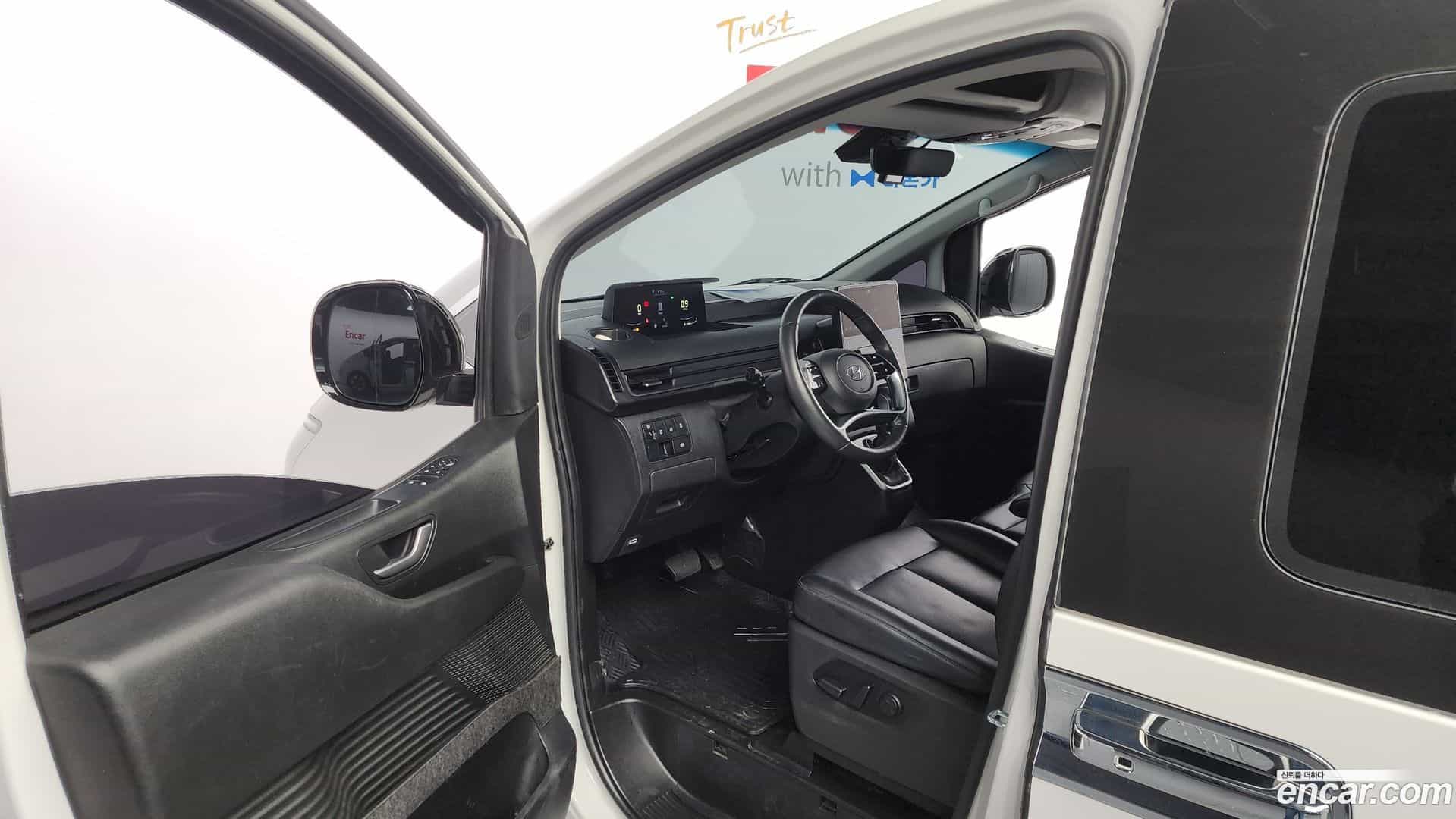 Staria Hyundai 2023.1-OPTION-015