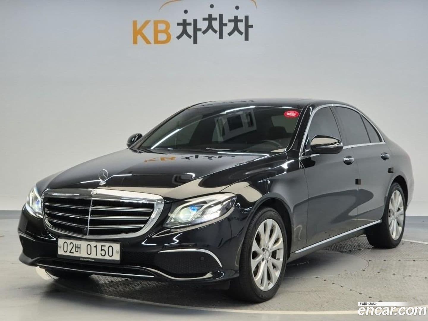 Main__Slider__Photo:E-Class Mercedes-Benz 2016.9-0