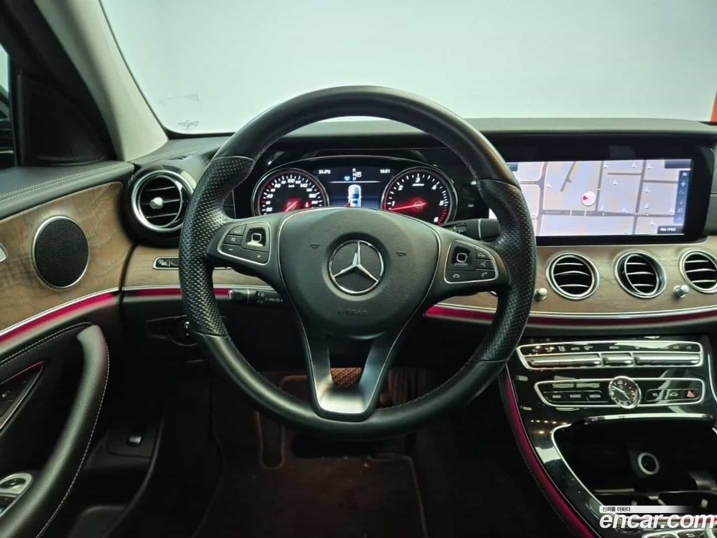E-Class Mercedes-Benz 2016.9-INNER-007