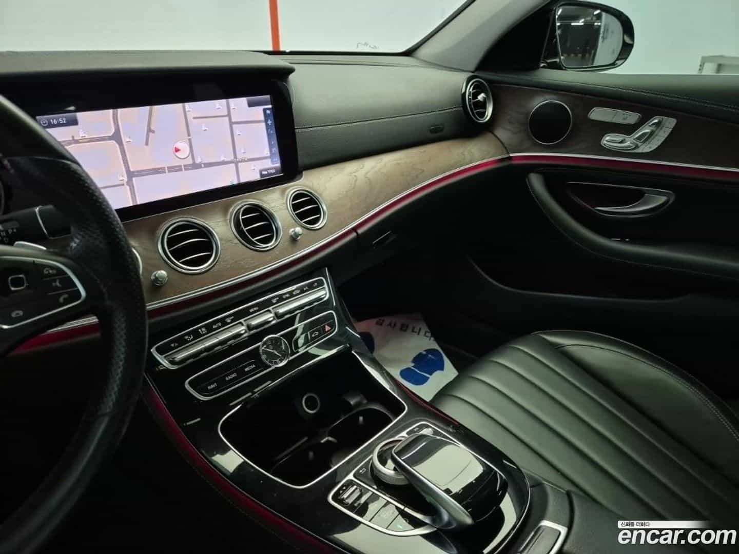 E-Class Mercedes-Benz 2016.9-OPTION-015