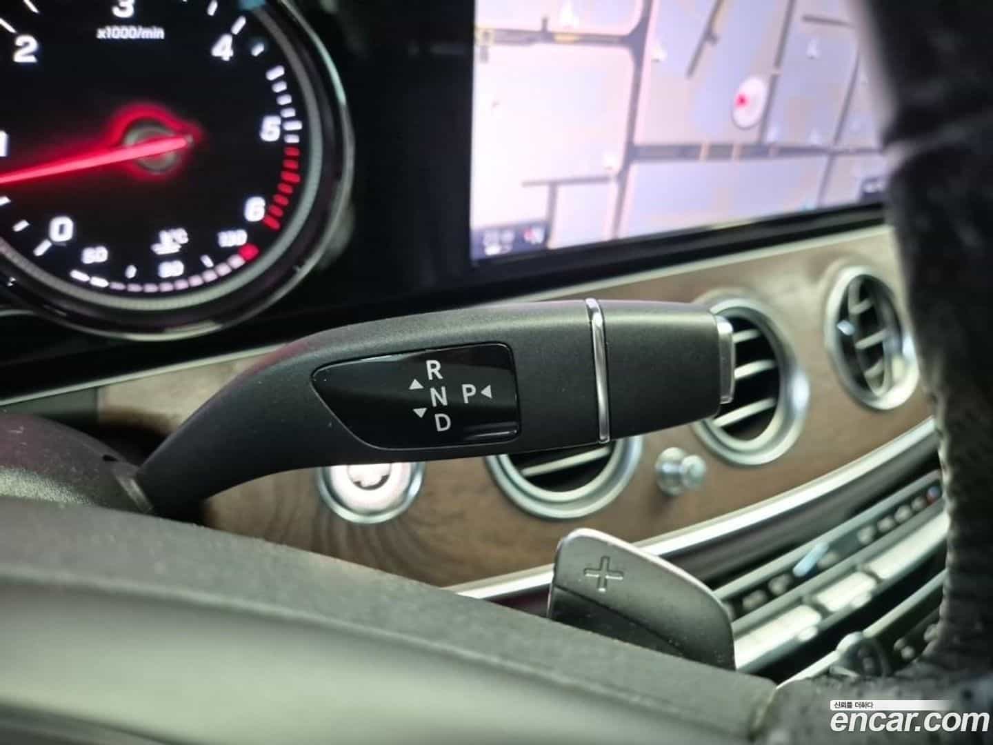 E-Class Mercedes-Benz 2016.9-OPTION-017