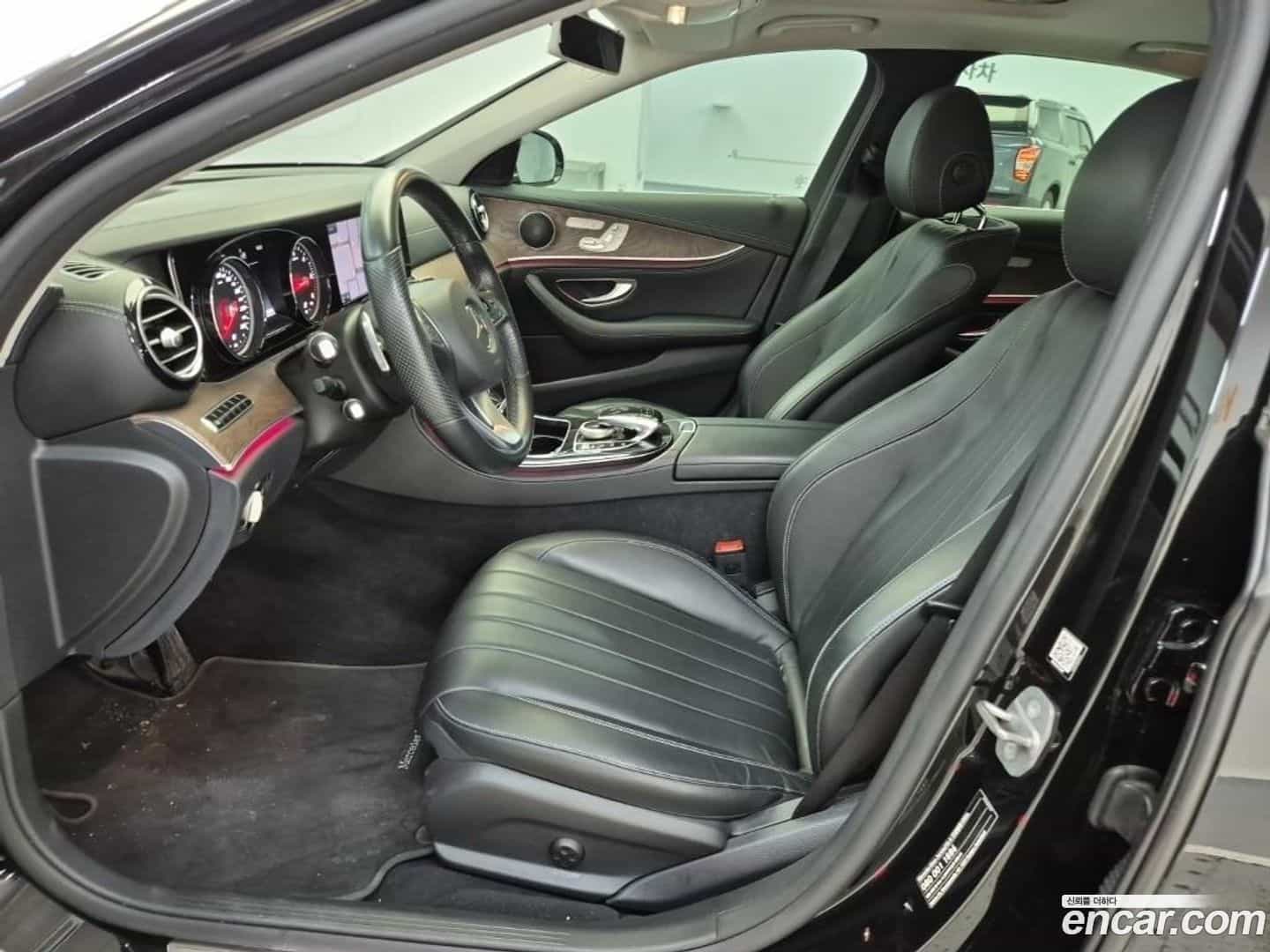 E-Class Mercedes-Benz 2016.9-OPTION-018