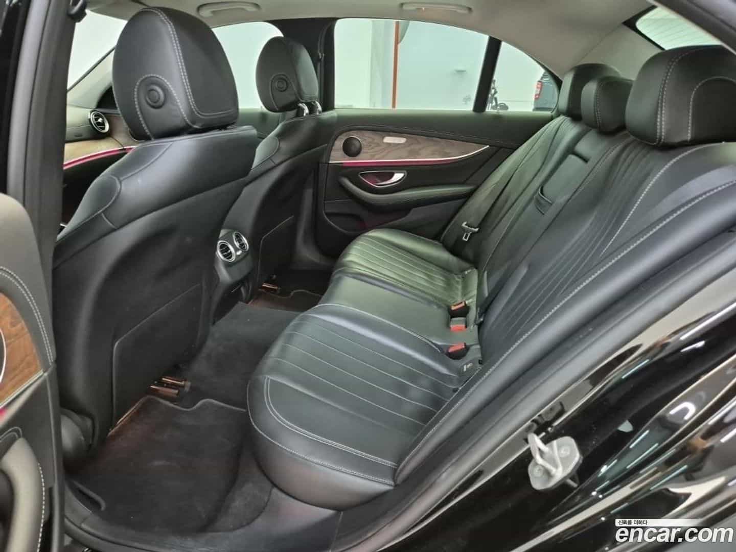 E-Class Mercedes-Benz 2016.9-OPTION-019