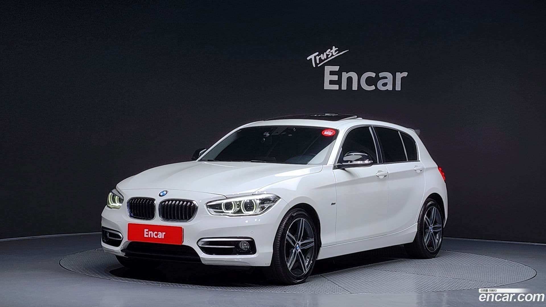 Main__Slider__Photo:1-Series BMW 2016.10-0