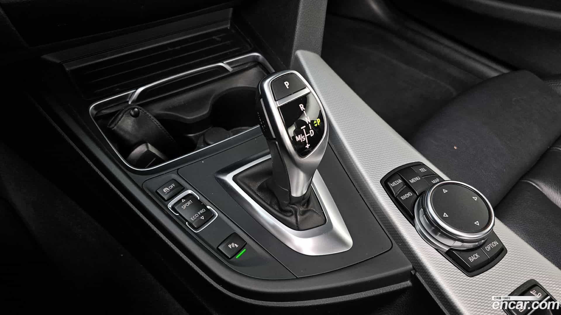 4-Series BMW 2015.10-INNER-009