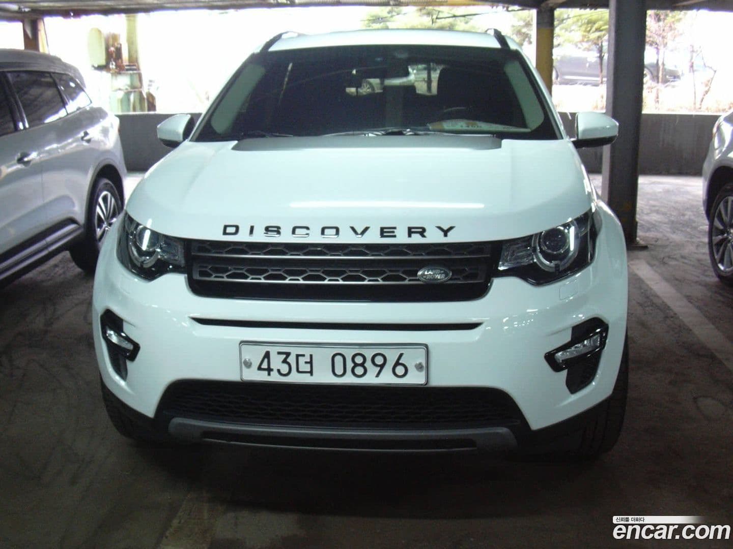 Main__Slider__Photo:Discovery Sport Land Rover 2016.4-0