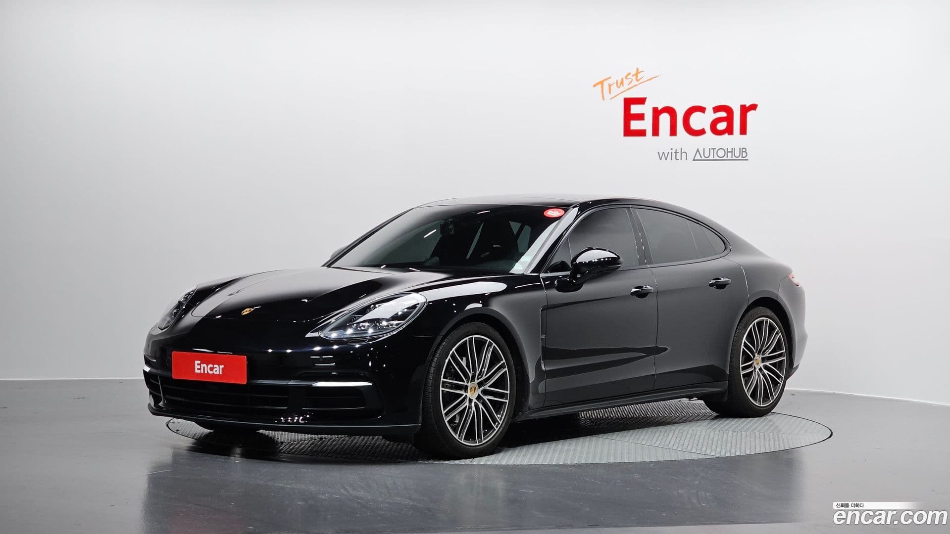 Main__Slider__Photo:Panamera Porsche 2018.4-0