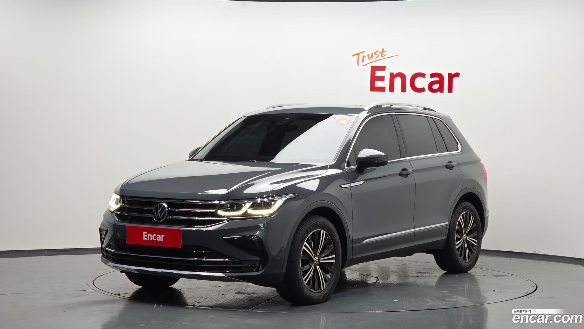 Main__Slider__Photo:Tiguan Volkswagen 2021.11-0