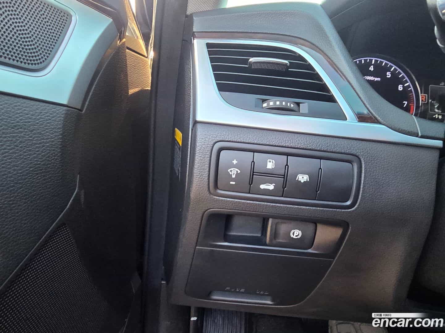 Genesis Hyundai 2016.3-OPTION-018