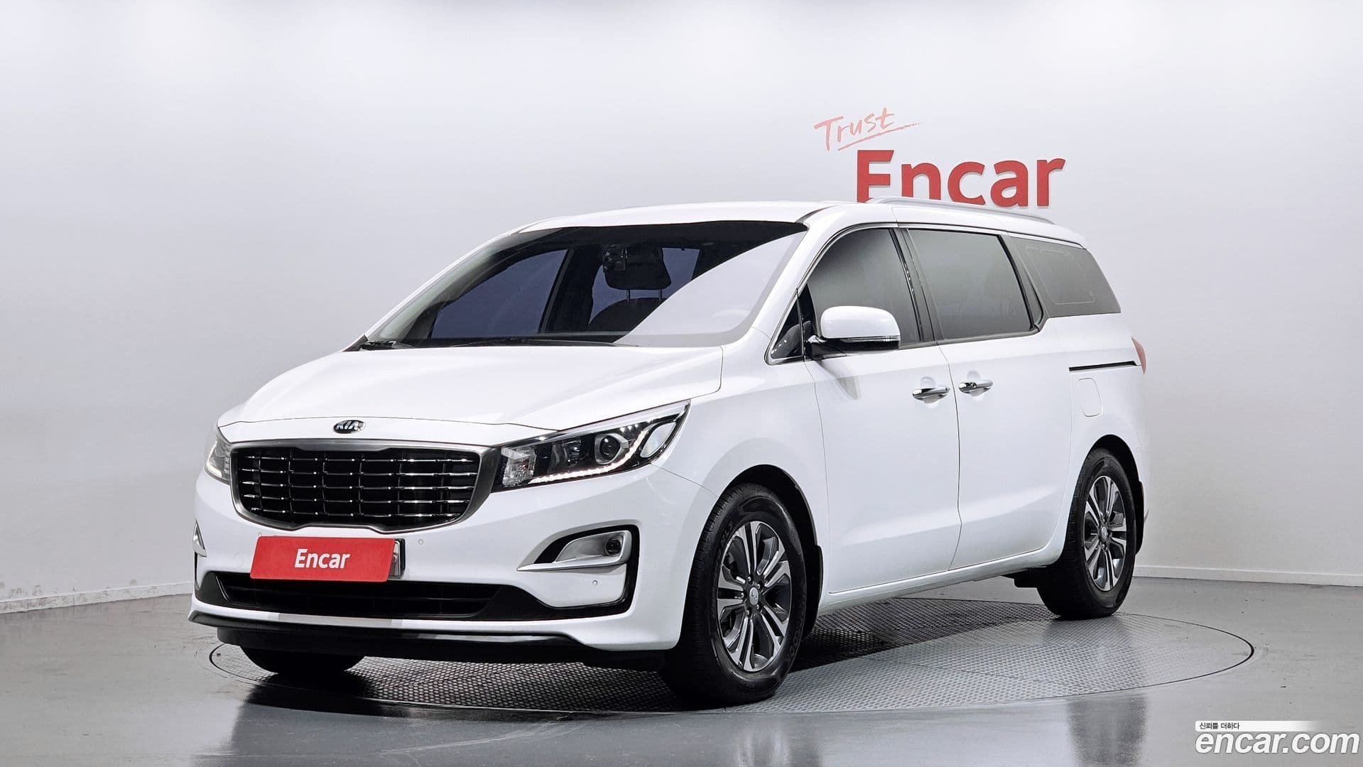 Main__Slider__Photo:Canival Kia 2019.2-0