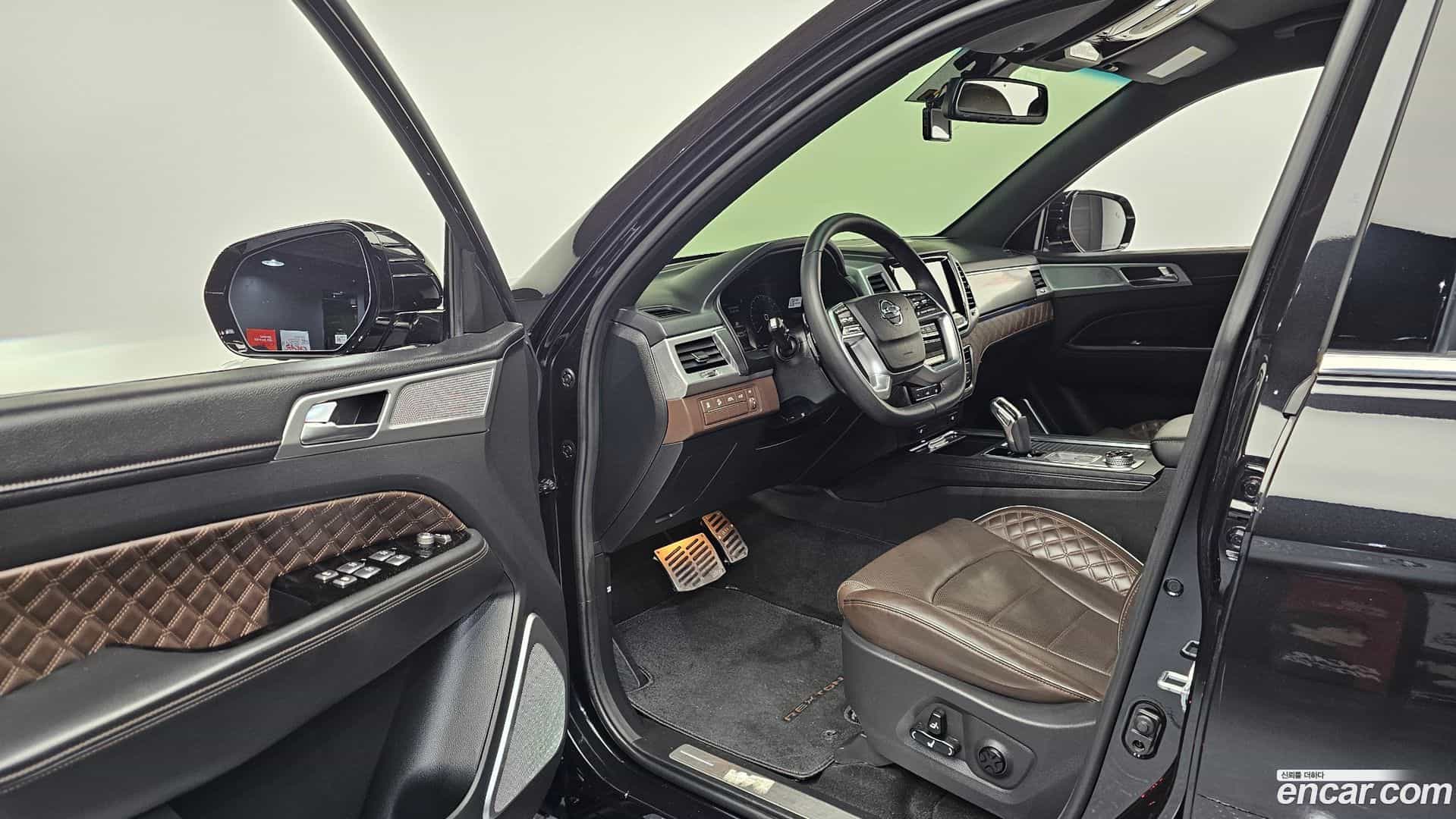 Rexton KG Mobility 2022.8-INNER-010