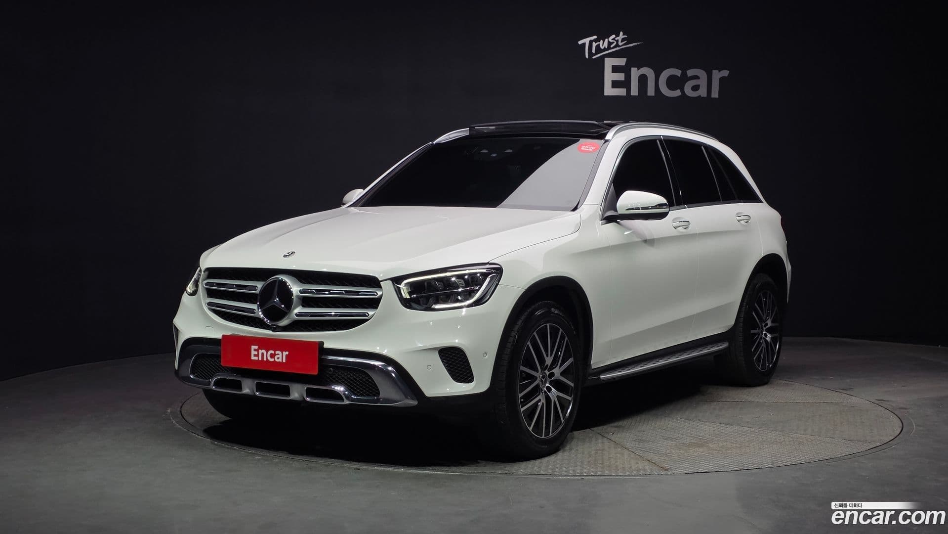 Main__Slider__Photo:GLC-Class Mercedes-Benz 2022.8-0