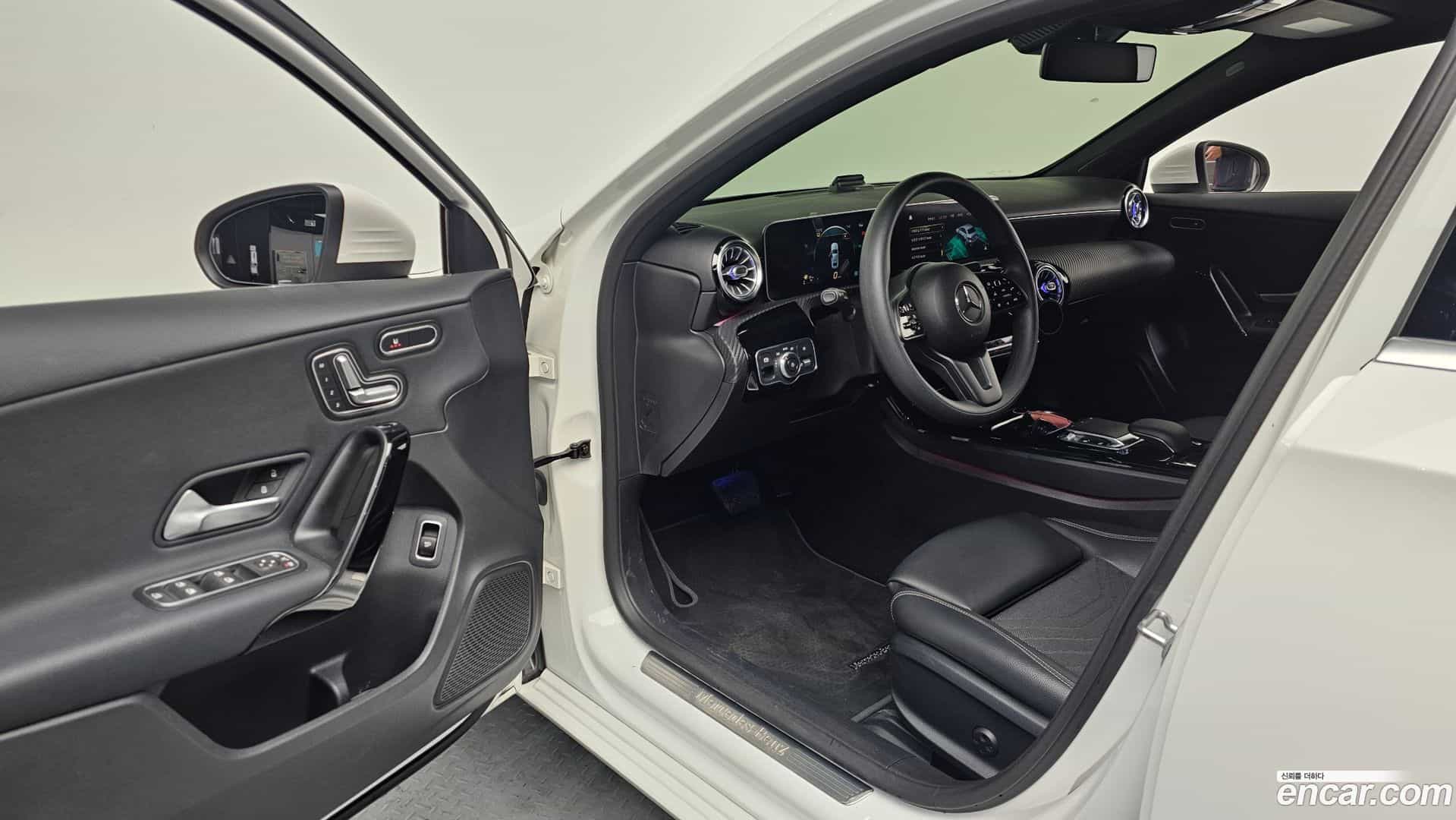 A-Class Mercedes-Benz 2020.8-OPTION-015
