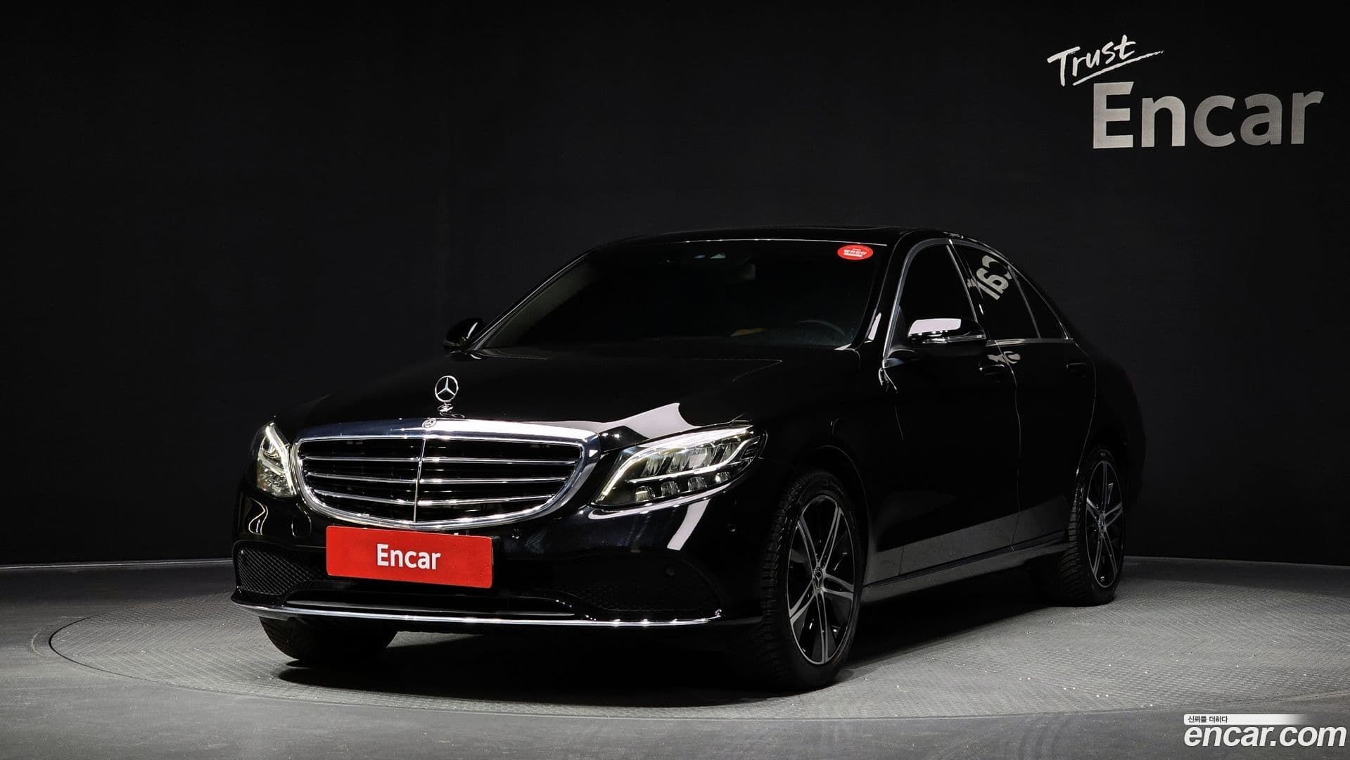 Main__Slider__Photo:C-Class Mercedes-Benz 2019.6-0
