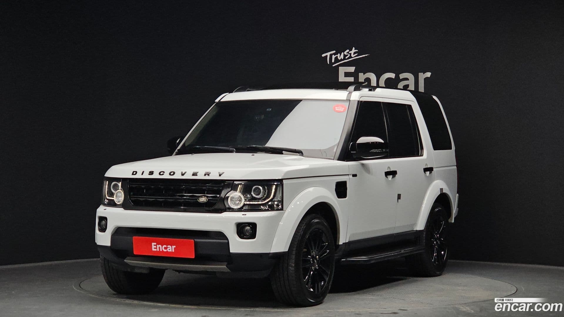 Main__Slider__Photo:Discovery Land Rover 2015.0-0