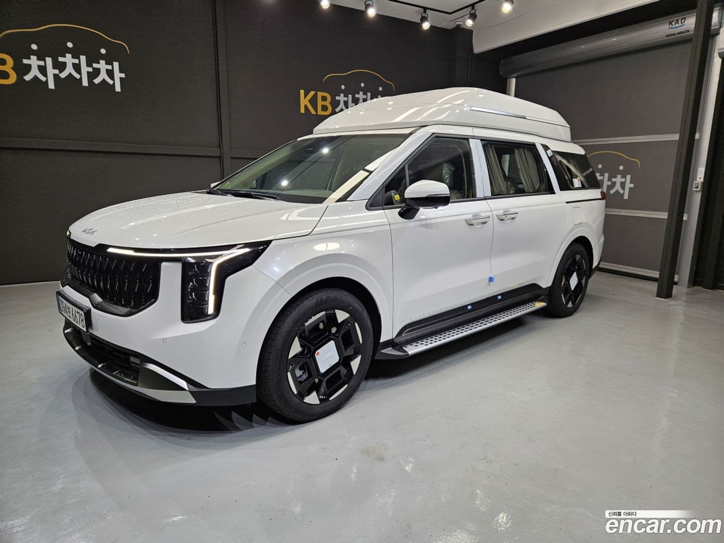 Main__Slider__Photo:Canival Kia 2025.11-0