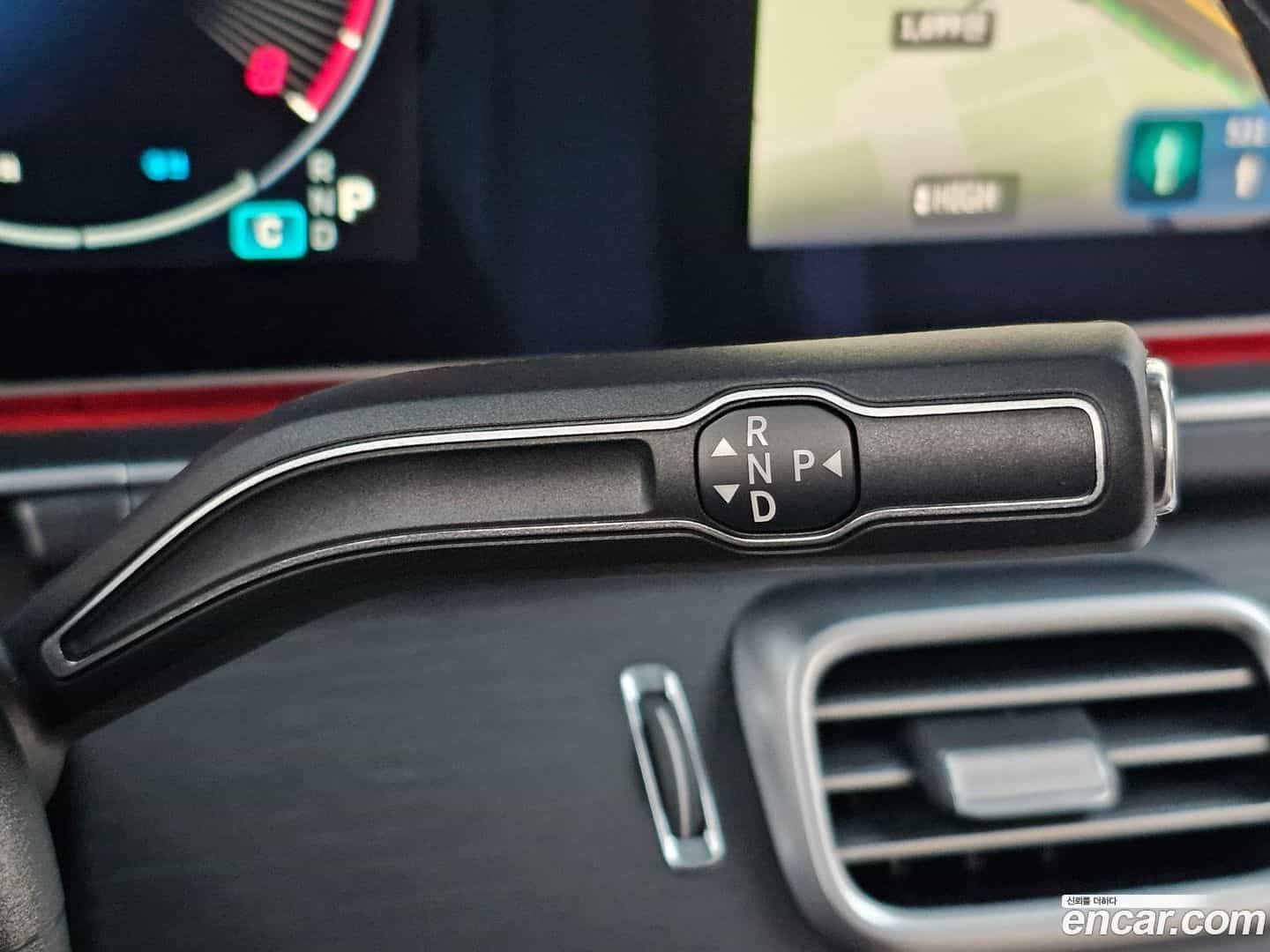 GLE-Class Mercedes-Benz 2025.4-INNER-009