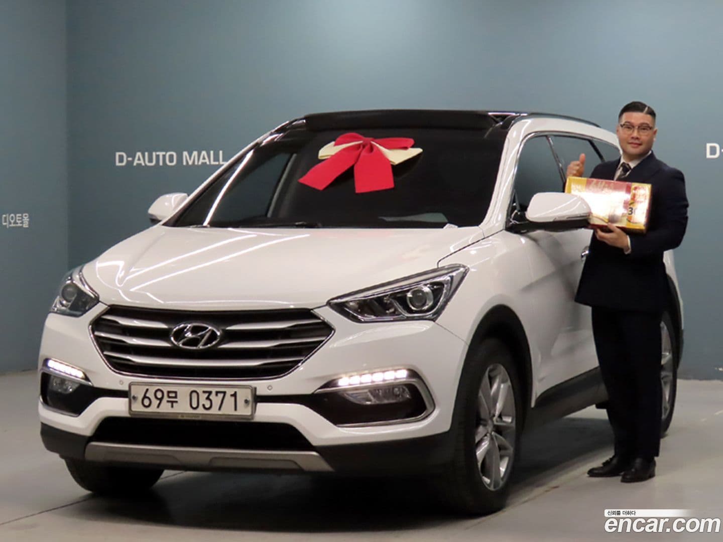 Main__Slider__Photo:Santafe Hyundai 2016.9-0