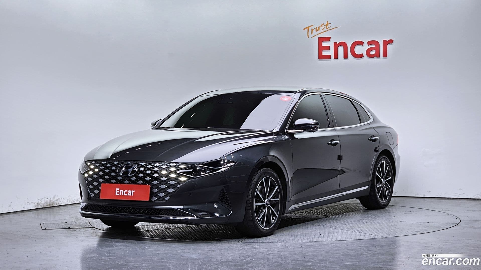 Main__Slider__Photo:Grandeur Hyundai 2021.11-0