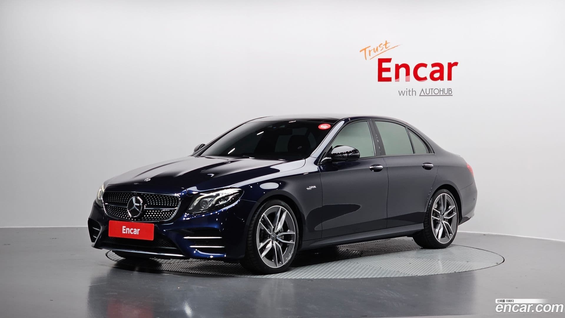 Main__Slider__Photo:E-Class Mercedes-Benz 2019.11-0