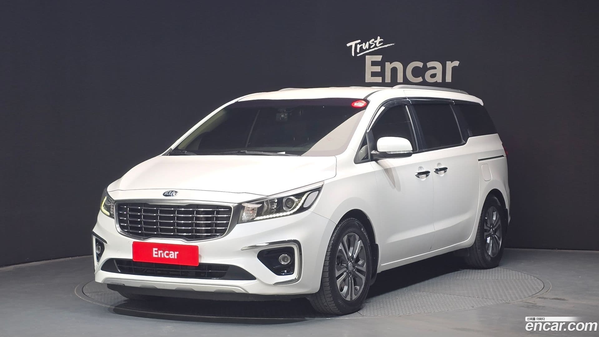 Main__Slider__Photo:Canival Kia 2019.6-0