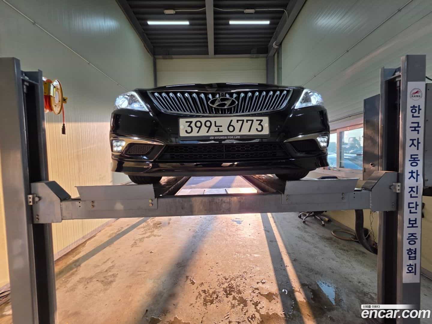 Grandeur Hyundai 2015.3-OUTER-001
