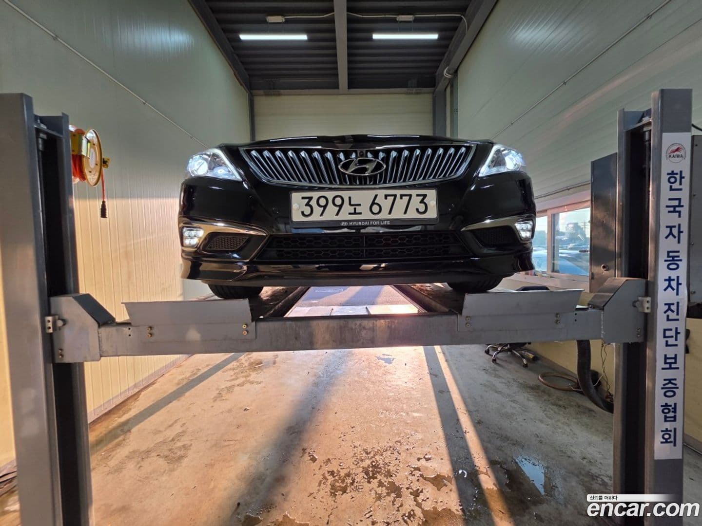 Main__Slider__Photo:Grandeur Hyundai 2015.3-0