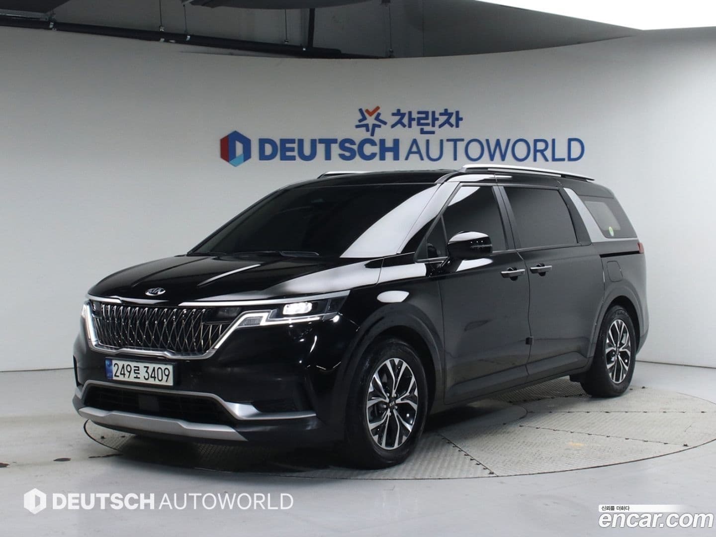 Main__Slider__Photo:Canival Kia 2021.4-0